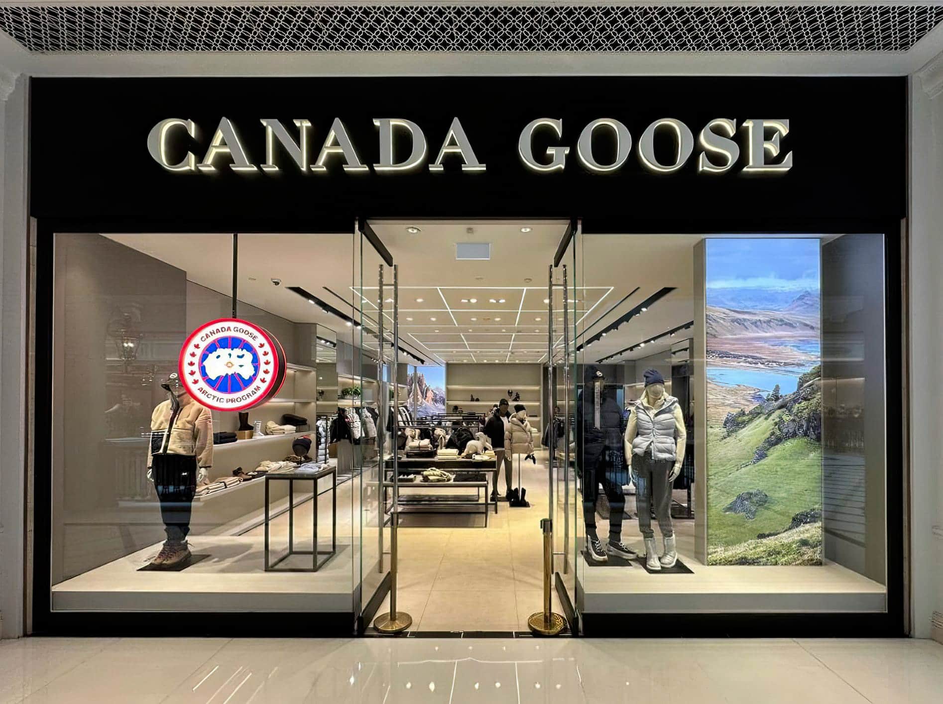 Canada Goose, Cotai - Shoppes at Londoner Pop-up Canada Goose, Cotai - Shoppes at Londoner Pop-up